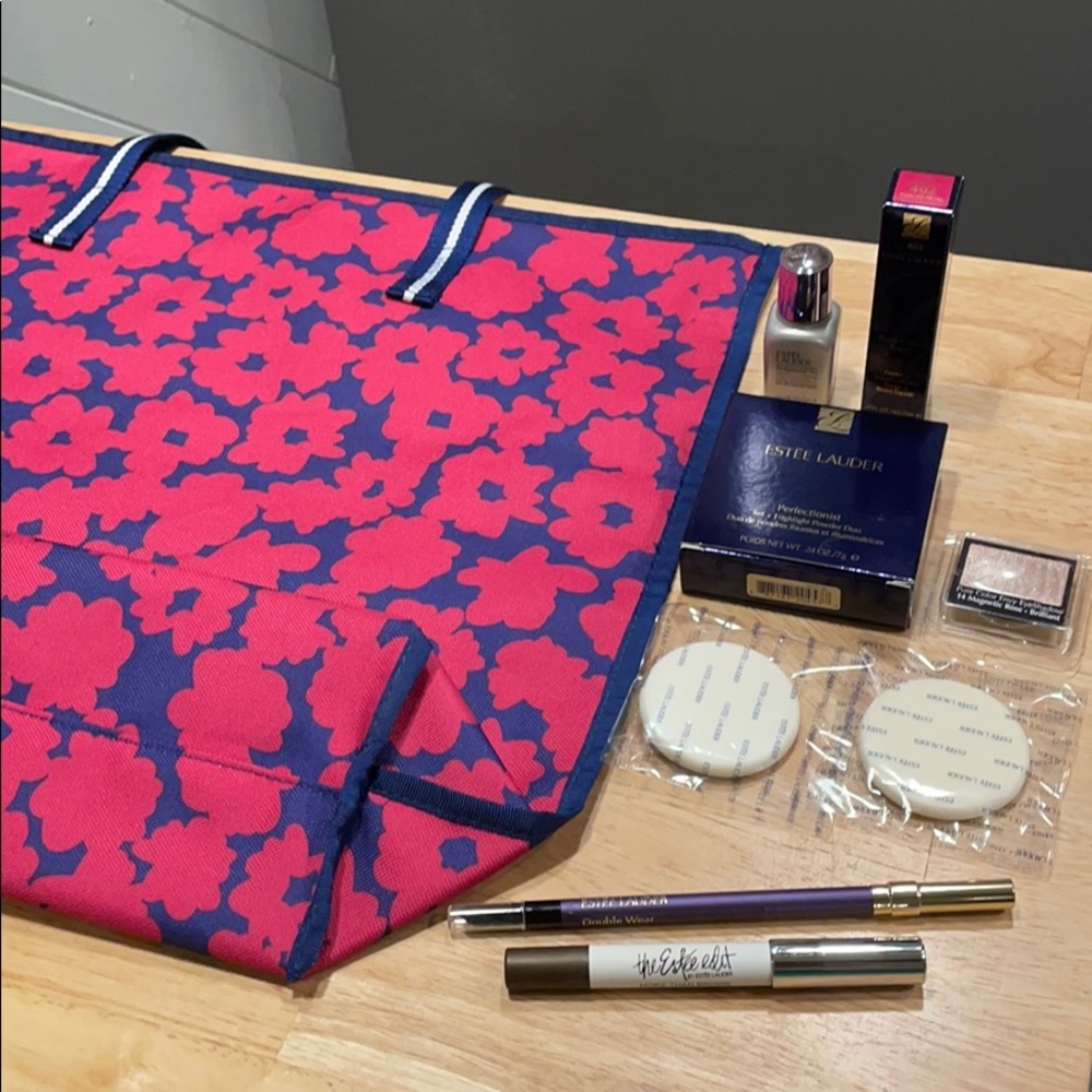 Estée Lauder tote bag & makeup